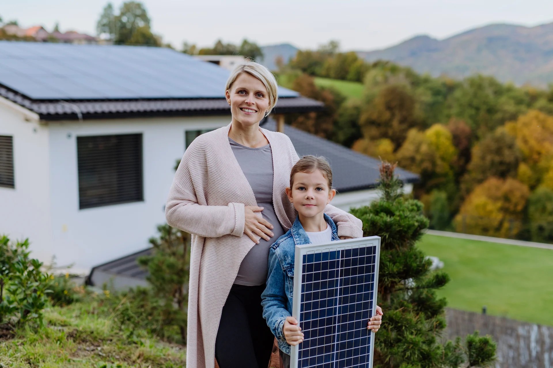 solar-panels-mom-daughter-future-1